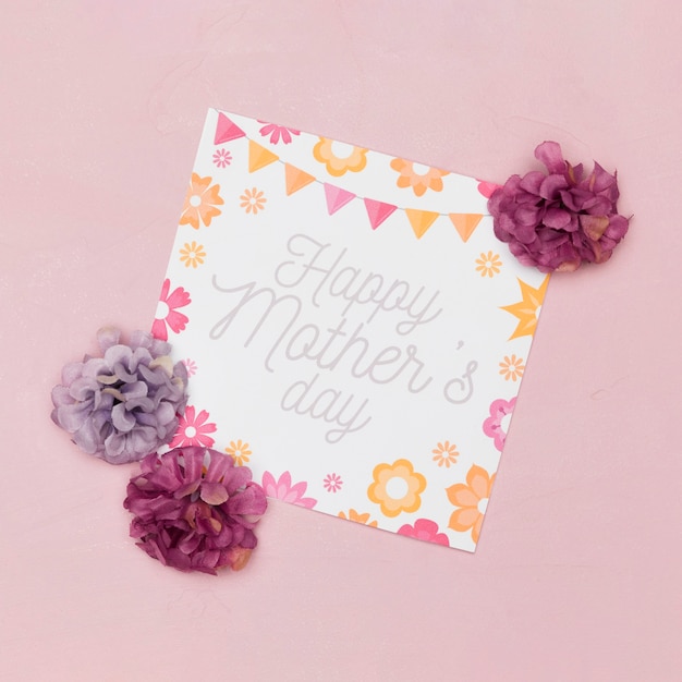 Photo gratuite mise à plat de la carte pour la fête des mères