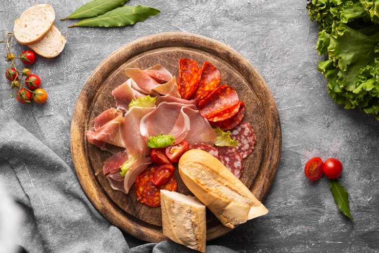 Photo gratuit mise à plat du concept de viande fraîche