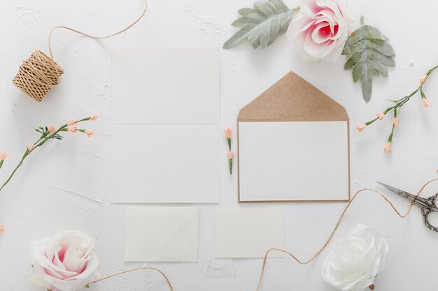 Mise à plat de l'invitation de mariage avec espace copie