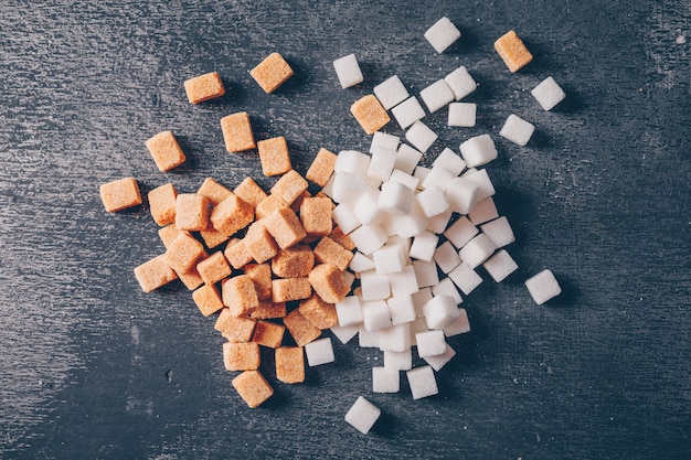 Mise à plat de sucre blanc et brun