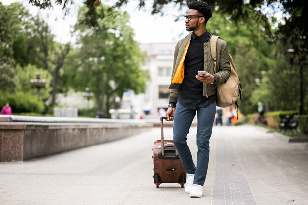 Modèle d&#39;homme de mode américain fond