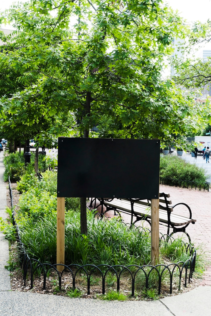 Photo gratuit modèle de panneau d&#39;affichage en milieu urbain