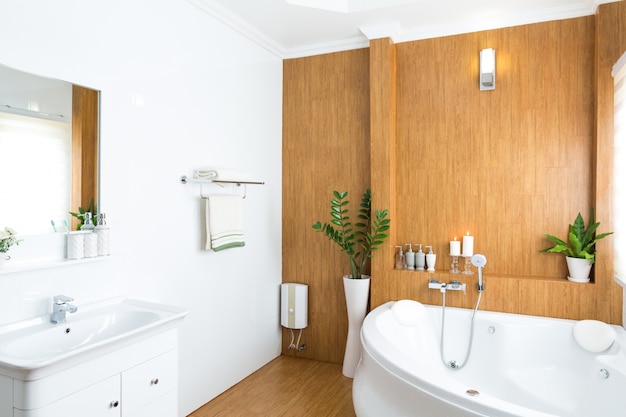 Modern interior maison de salle de bains