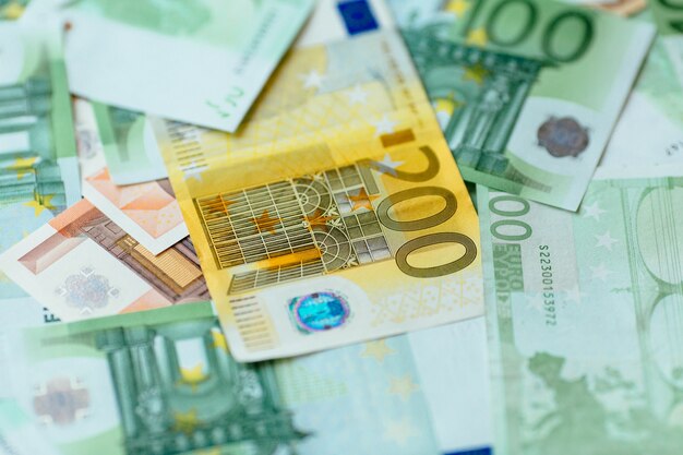 Monnaie euro. Euro gros plan d&#39;argent. Fond de bancnotes euro.