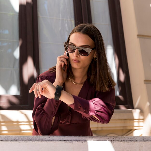 Montre de contrôle femme coup moyen