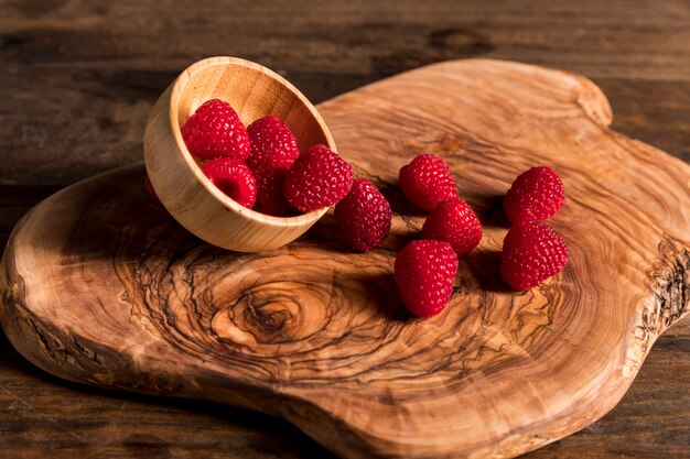 Moody Fruit Nature Morte