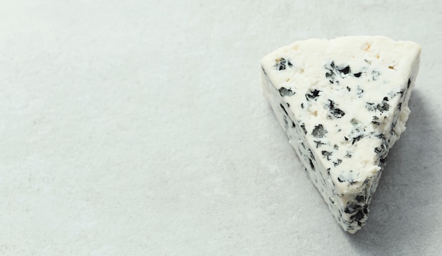 Morceau de fromage bleu