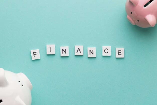 Mot de finances avec tirelires