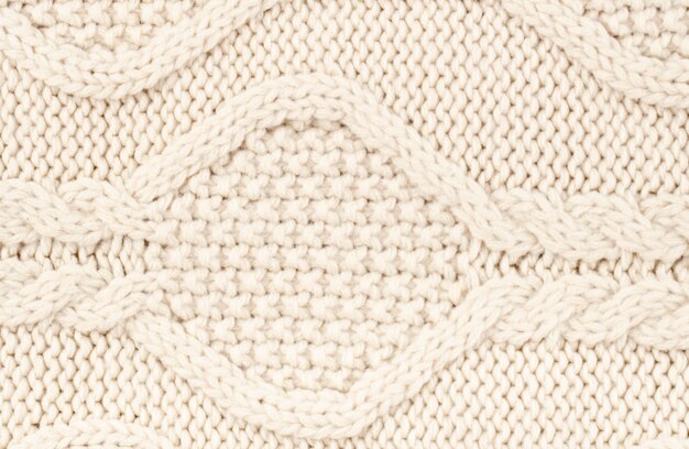 Motif crocheté en laine crème