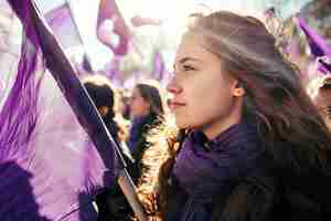 Photo gratuite mouvement de grève des femmes de 8 millions