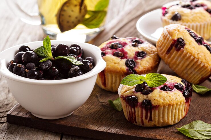 Muffins avec du raisin noir