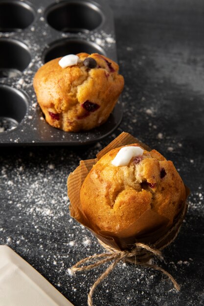 Muffins sur une table