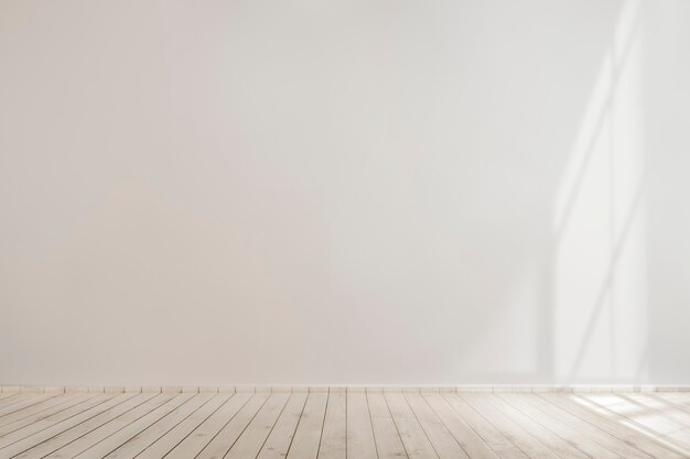 Mur de béton blanc blanc avec un plancher en bois