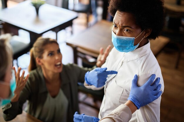 Ce n'est pas ma faute si elle n'a pas de masque