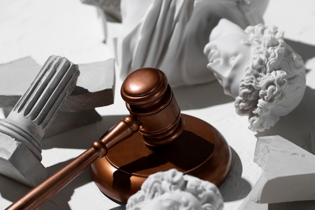 Nature morte à la balance de la justice