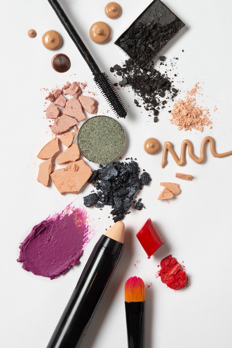 Photo gratuit nature morte de combinaison de textures de maquillage