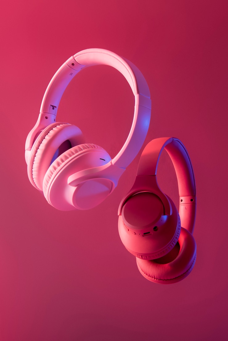 Photo gratuit la nature morte des écouteurs cyberpunk sans fil