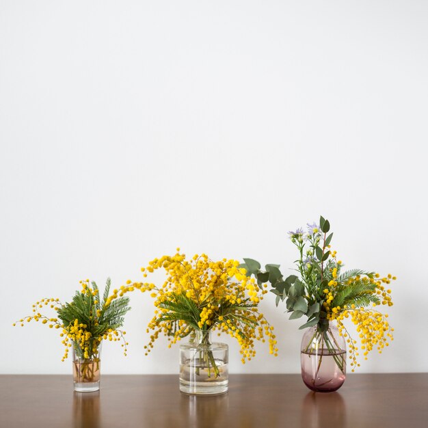 Nature morte de fleurs avec fond