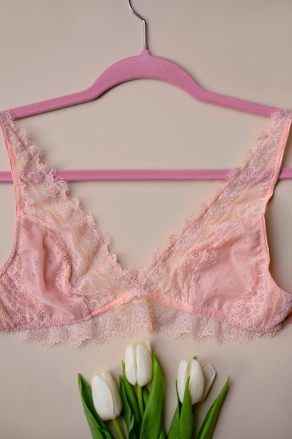 Photo gratuite nature morte de lingerie soutien-gorge