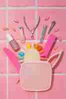 Photo gratuite nature morte d'outils pour nail art