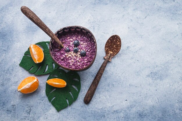Nature morte de savoureux smoothie aux bleuets