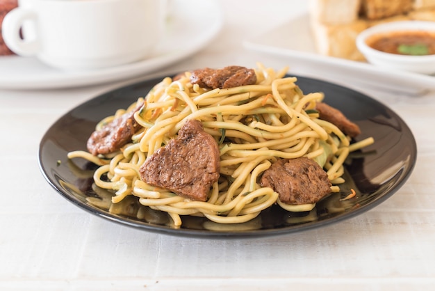 Photo gratuite nouilles frites - nourriture végétalienne