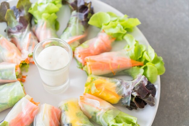 Nouilles de légumes frais rouleau de printemps, régime alimentaire, nourriture propre, salade