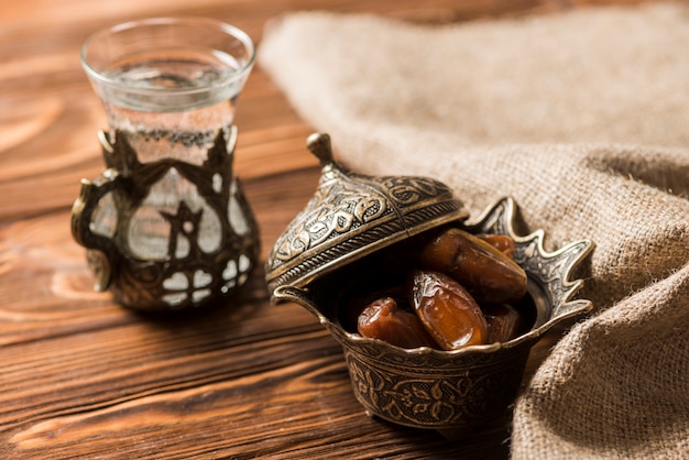 Photo gratuite nourriture arabe pour le ramadan