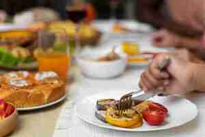 Photo gratuite nourriture délicieuse de jour de thanksgiving sur la table