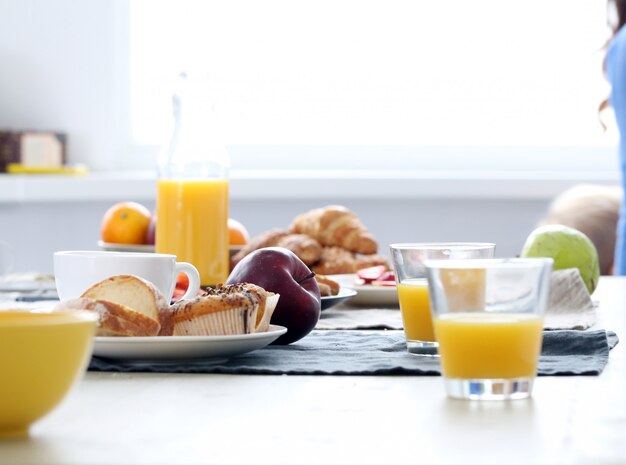 Nourriture délicieuse sur la table