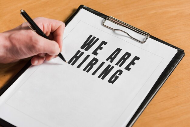 Nous recrutons du collage numérique