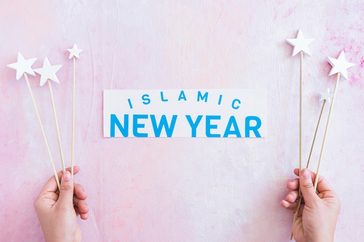 Photo gratuit nouvel an islamique et mains avec des étoiles