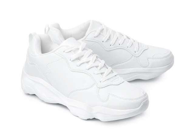 Nouvelle paire de baskets blanches isolated on white