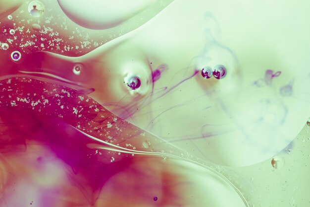 Nuances d&#39;aquarelle mauve avec des bulles
