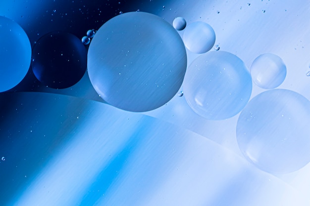 Nuances de bulles bleues avec dégradé de lumière