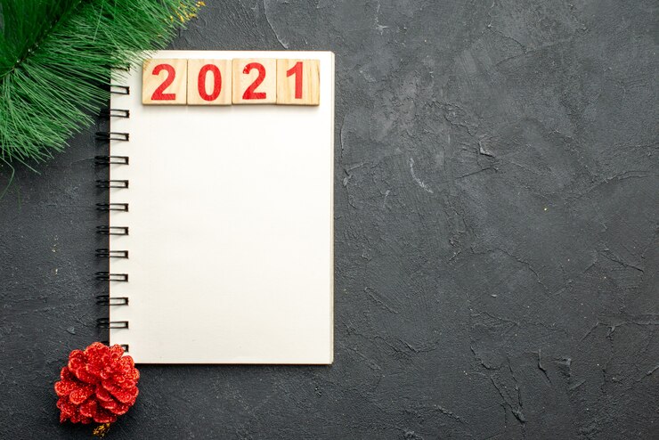 Photo gratuit numéro 2021 sur cahier. bonne année