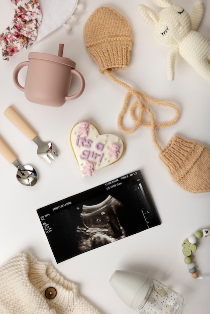 Photo gratuite objets montrant son attente d'une fille