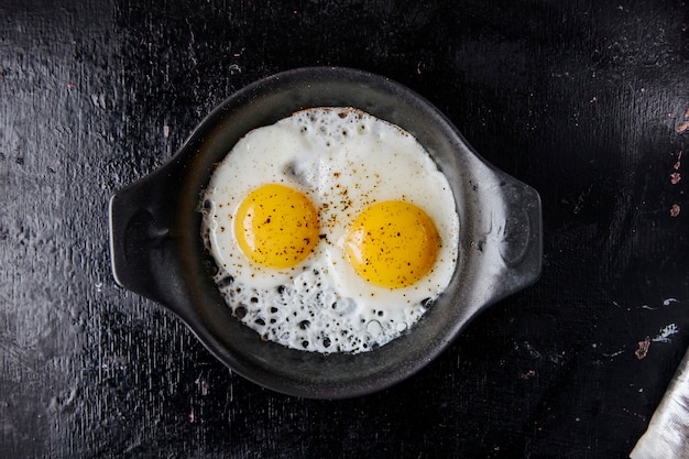 Oeufs au plat vue de dessus