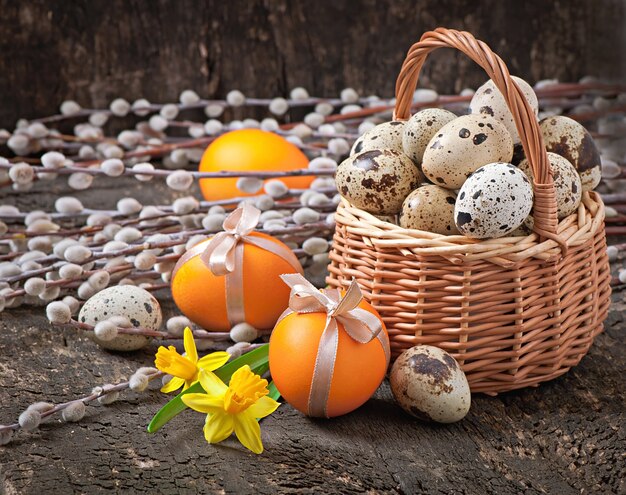 Oeufs de Pâques colorés