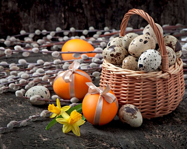 Oeufs de Pâques colorés