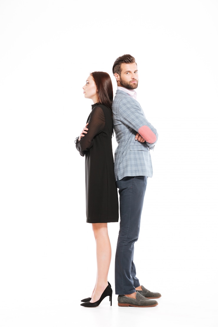Photo gratuit offensé, aimer, couple, debout, isolé