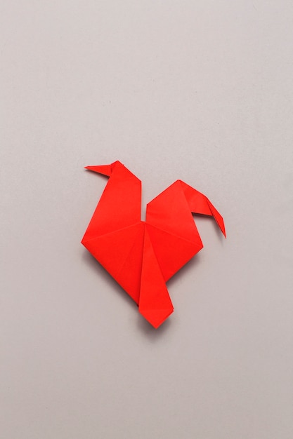 Oiseau origami rouge