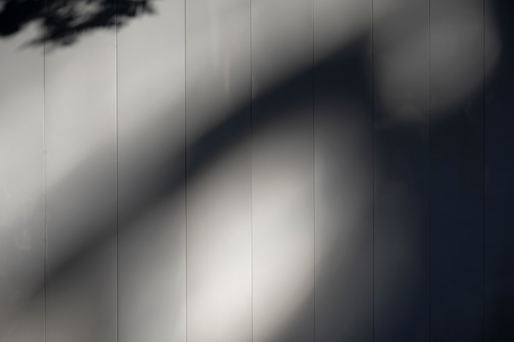 Photo gratuit ombre abstraite à l'extérieur à la lumière du jour