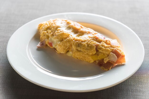 Omelette au jambon et au fromage fait maison