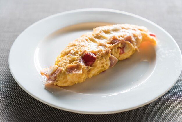 Omelette au jambon et au fromage fait maison