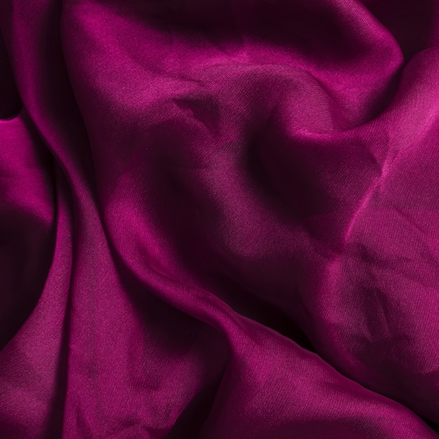 Ornement violet à l'intérieur du tissu de décoration
