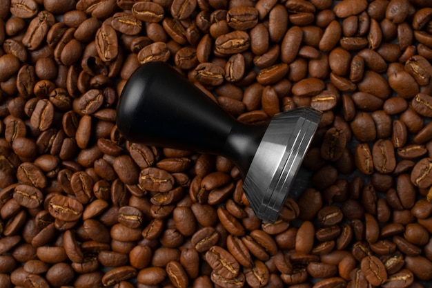 Photo gratuite outil utilisé dans une machine à café pendant le processus de fabrication du café