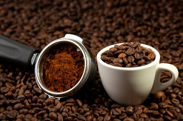 Outil utilisé pour la presse et la tasse de café