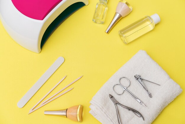 Outils accessoires pour le soin des ongles