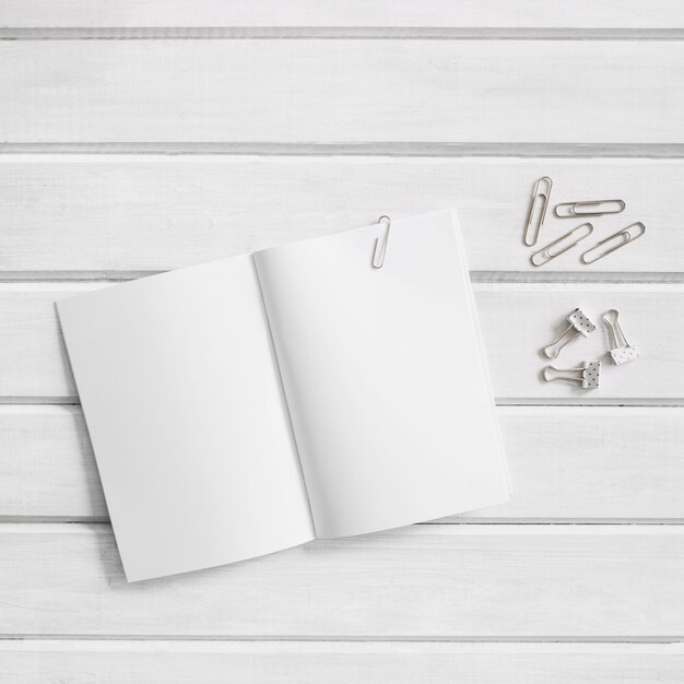 Ouvrir une brochure commerciale